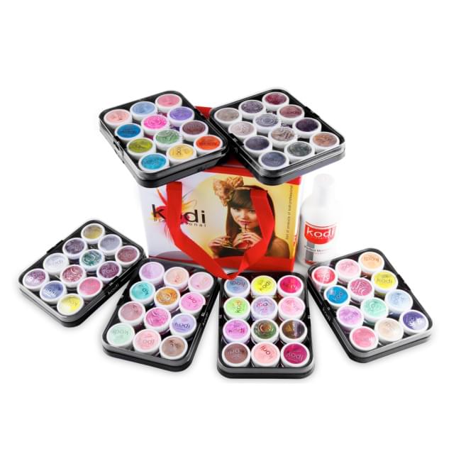 Набор цветных акрилов в чемодане Набор цветных акрилов в чемодане